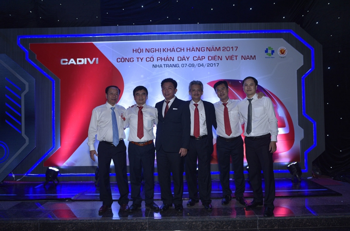 Nhà Phân Phối Thiết Bị Điện HCM: Kinh Nghiệm Hợp Tác Với Công Trình Xây Dựng